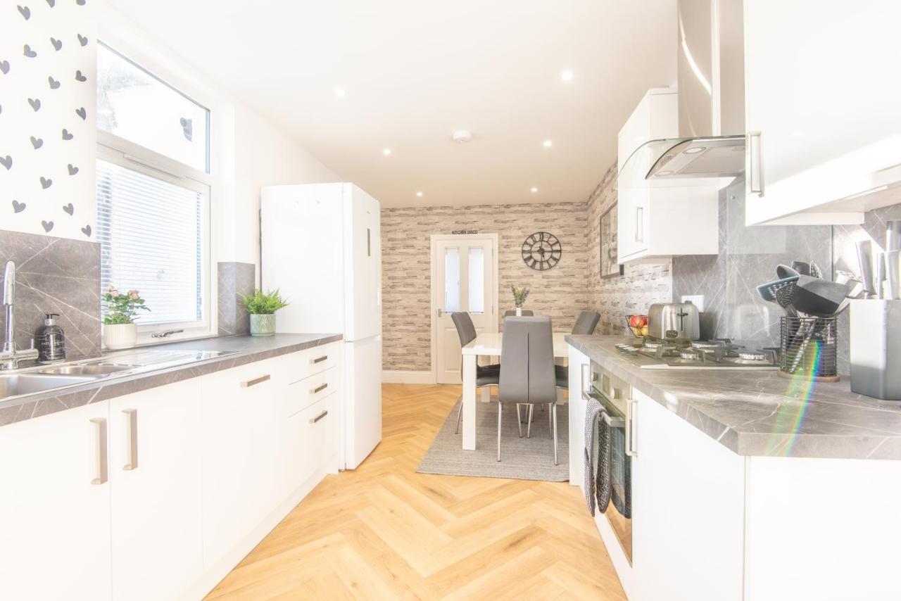Bright, Fresh, Renovated 3 Bedroom Apartment In The Heart Of Montrose Angus Εξωτερικό φωτογραφία